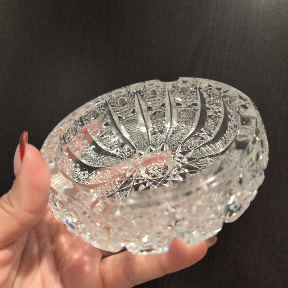 Elegant Crystal Decorative Bowl